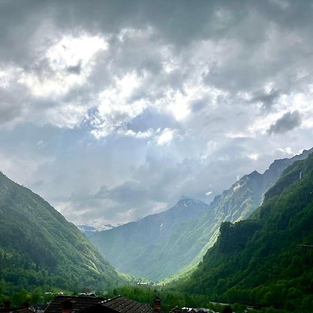 Апартаменты Finestra Sulle Alpi Orobie Вальбондионе Экстерьер фото